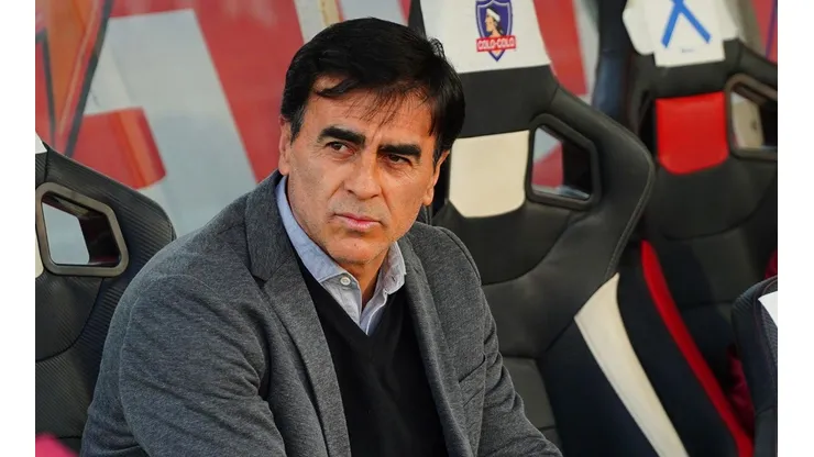 Gustavo Quinteros quiere dirigir la Copa Libertadores 2022 con el Cacique.