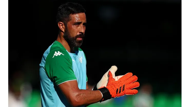 Bravo se alista en Real Betis.