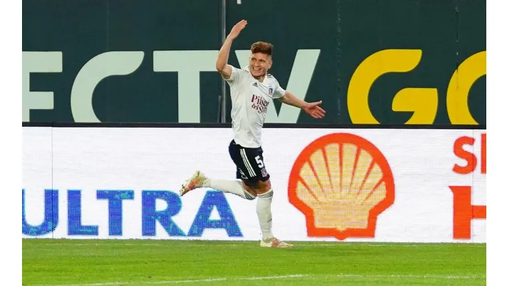 El Leo Gil anotó un golazo ante Everton.