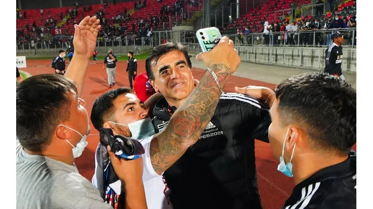 Quinteros quiere echar raíces en Colo Colo.