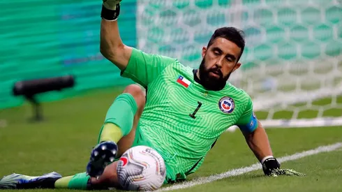 Claudio Bravo será el guardameta titular esta noche ante Colombia.