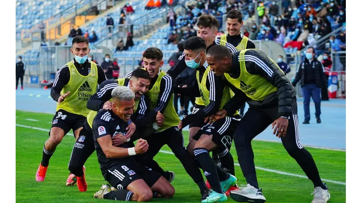 Solari y Parraguez dan vuelta el marcador para Colo Colo.