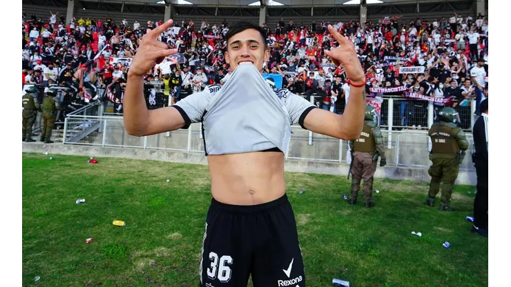 El Pibe festeja el título de la Copa Chile.