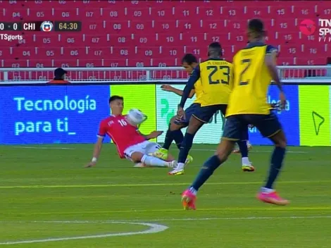 ¡Chile con uno más! Sornoza se va expulsado tras pisotón a Claudio Baeza