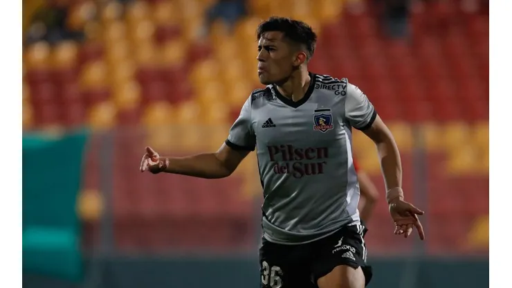 Unión se pone arriba, pero Colo Colo lo da vuelta gracias a Solari.