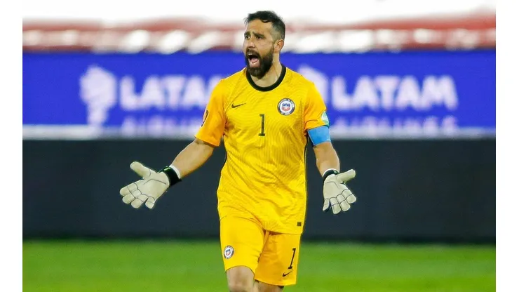 Claudio Bravo dirá presente en la triple fecha eliminatoria.