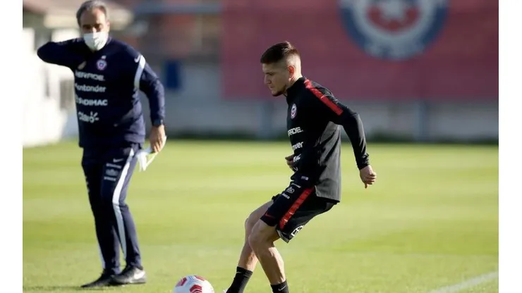 Leonardo Gil ha participado de los microciclos de la Roja con Lasarte.