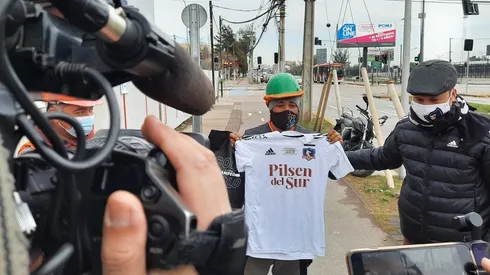 El gesto de Colo Colo con los trabajadores de la construcción | Foto: Luis Marambio Torres @TheSportingboy