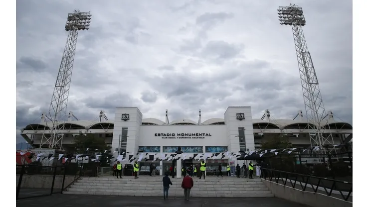 El hermoso recibimiento de Barti a la hinchada del Cacique.