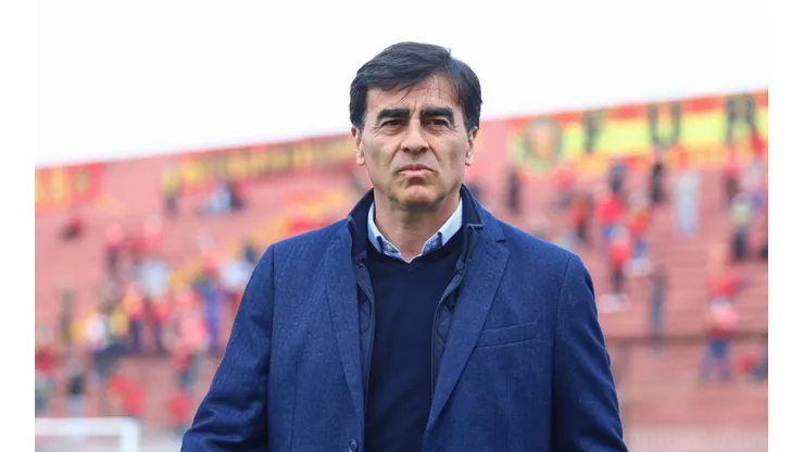 Gustavo Quinteros lleva 12 partidos sin perder con Colo Colo.
