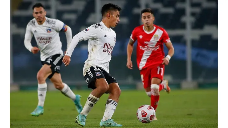 Vicente Pizarro ha sido uno de los buenos jugadores albos en este 2021.