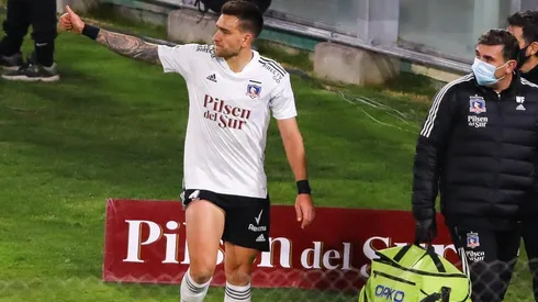 Matías Zaldivia tuvo que salir lesionado del partido ante Curicó Unido y es duda para el sábado.