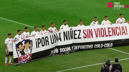 El lienzo y las camisetas con las que Colo Colo celebra el día del niño.