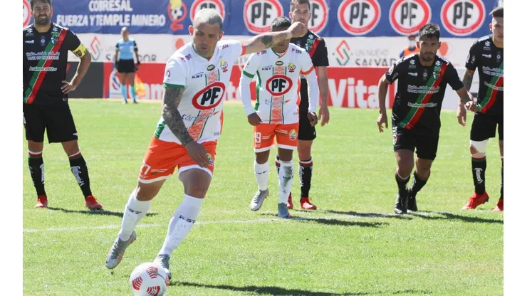 Cobresal venció por 2-1 a Palestino en el norte.