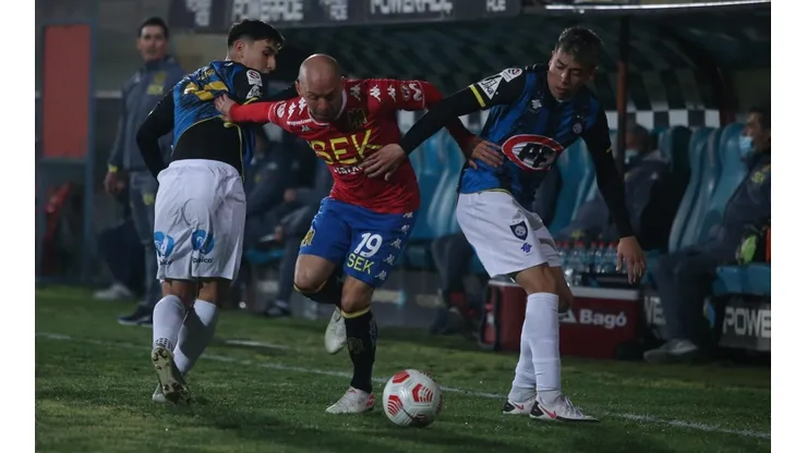 Unión Española y Huachipato no se sacaron ventaja en el Santa Laura.