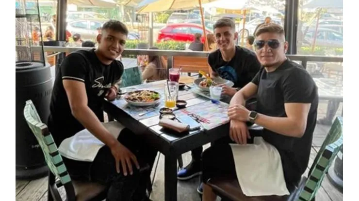 El Colo Gil subió foto almorzando junto a Bruno y Daniel Gutiérrez.
