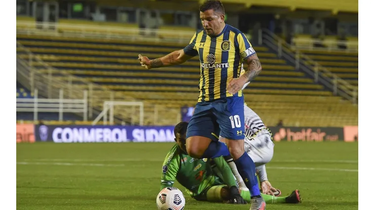 Vecchio la rompió con un golazo para Rosario Central.