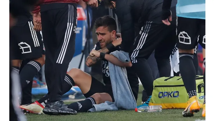 Zaldivia no pudo seguir jugando por culpa de su hombro.