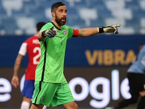 En España se vuelven locos con el profesor Claudio Bravo