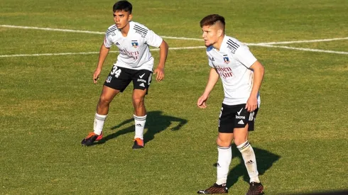 Leo Gil y Vicente Pizarro en el mediocampo