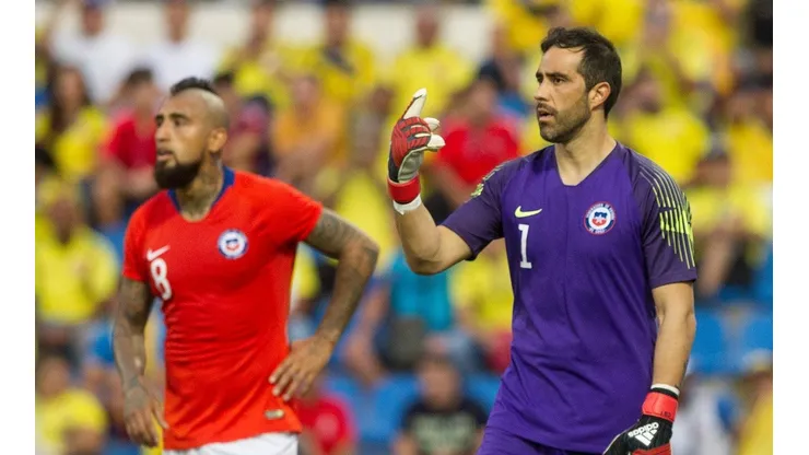 Claudio Bravo y Arturo Vidal firmaron la paz en la Copa América.