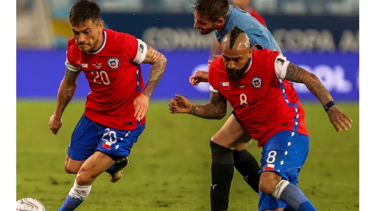 Buscan frenar a Aranguiz y Vidal en Copa América| Foto: Agencia Uno