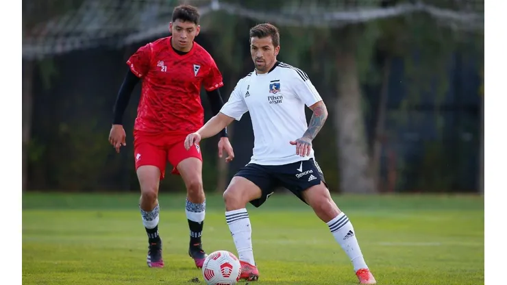 Colo Colo derrotó 3 a 1 al elenco microbusero.