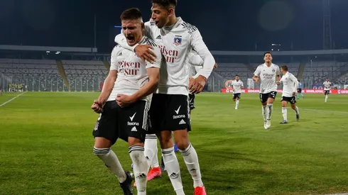 Leo Gil se preocupa de hacer entender el juego a los más jóvenes | Foto: Agencia Uno