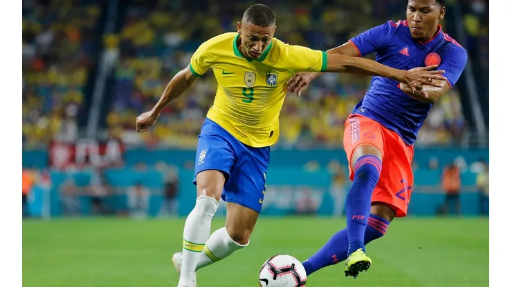 Colombia busca cerrar su participación en la fase de grupos con un triunfo.