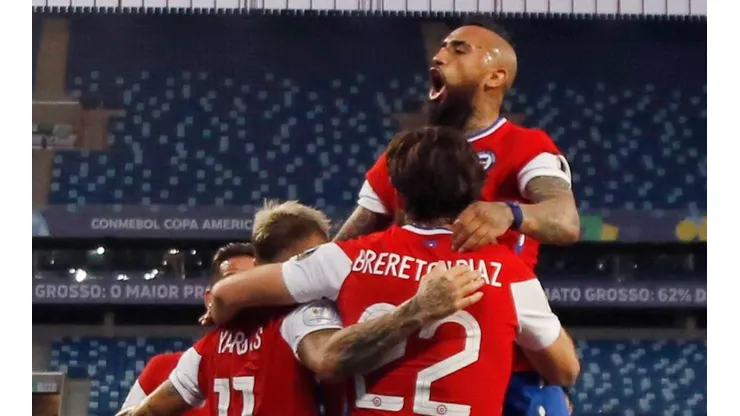 Arturo Vidal junto a Ben Brereton en esta Copa América.