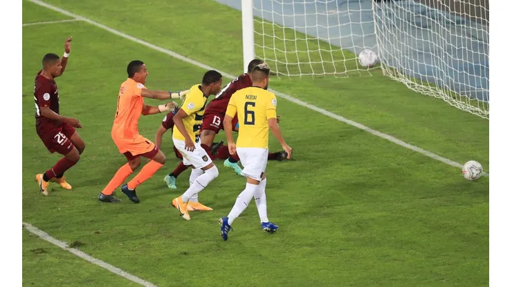 Venezolanos y ecuatorianos se ven las caras en esta Copa América.