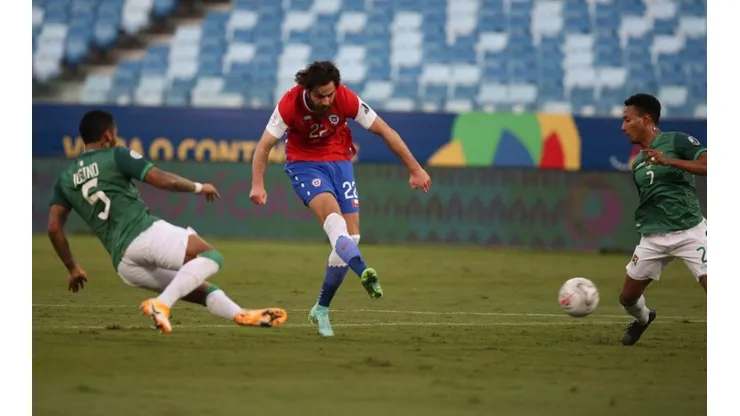 CM de la Roja celebra con Karen Paola