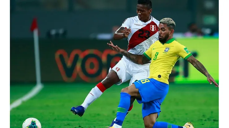Peruanos y brasileños se verán las caras hoy jueves a partir de las 20:00 horas.