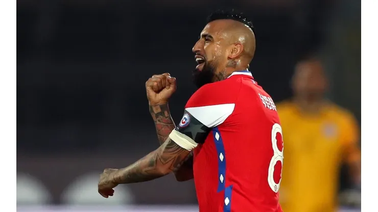 Arturo Vidal vuelve al once titular de la Roja.