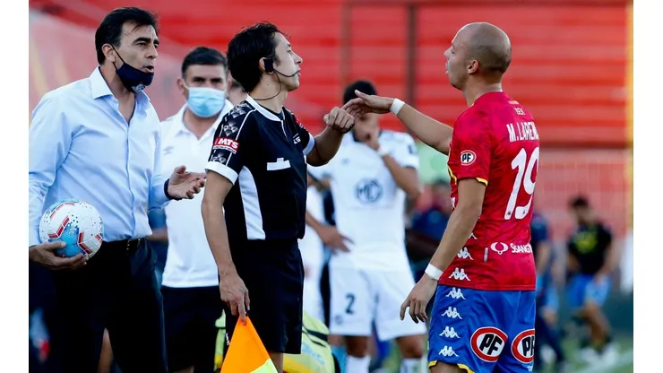 Quinteros no está conforme con el arbitraje chileno | Foto: Agencia Uno.
