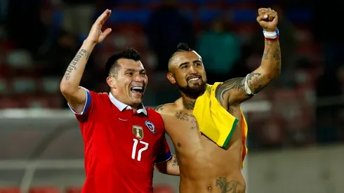 Arturo Vidal y Gary Medel juntos en la selección.