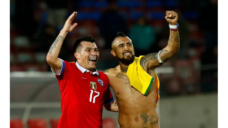 Arturo Vidal y Gary Medel juntos en la selección.