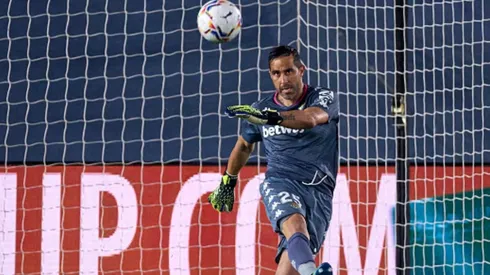 Claudio Bravo se llevó los elogios de la prensa de Sevilla.