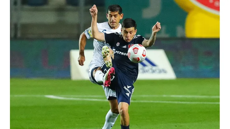 El Almirante sigue sin perder ante los azules