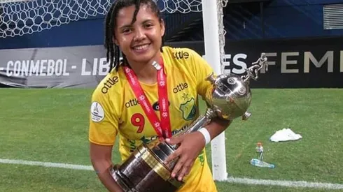 Ysaura Viso cerca de Colo Colo