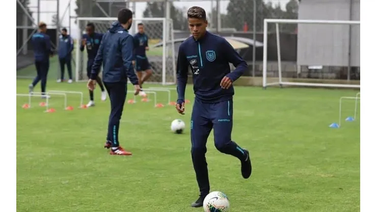 El jugador estuvo algunos meses entrenando en el Monumental.