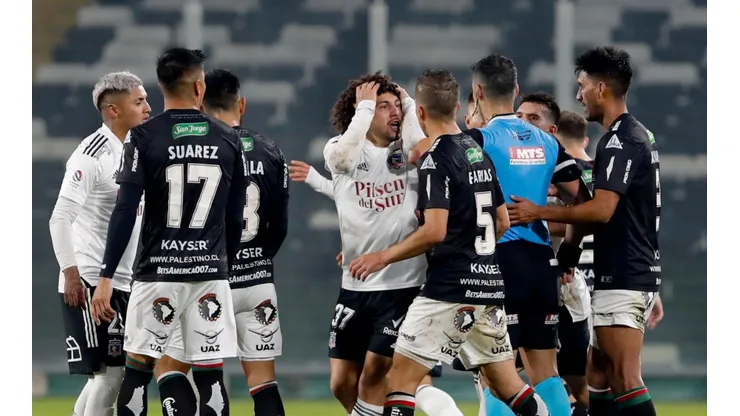 Los jugadores no podían creer la determinación de Véjar.