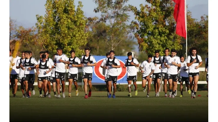 Gustavo Quinteros tiene que saber manejar su numeroso equipo.