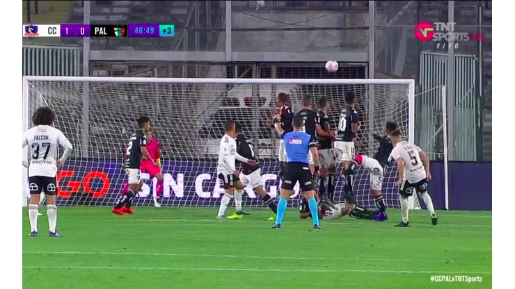 Gil anotó el primero del partido con un exquisito tiro libre