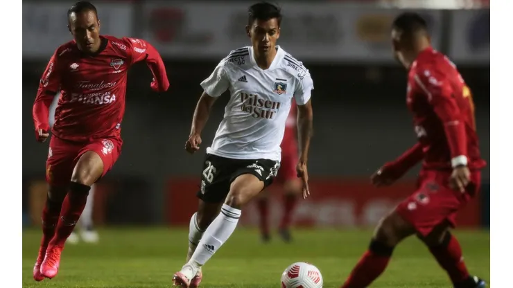Carlo Villanueva volvió a la titularidad ante Ñublense | Foto: Agencia Uno.
