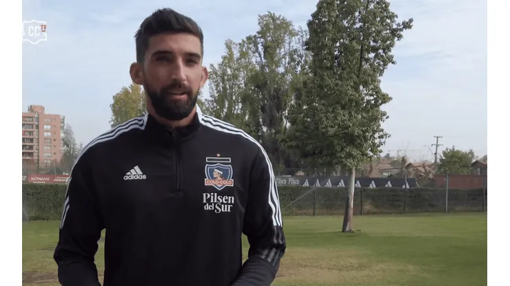 Emiliano Amor ya se puso la indumentaria de Colo Colo.