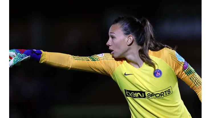 Christiane Endler busca levantar la Champions League.