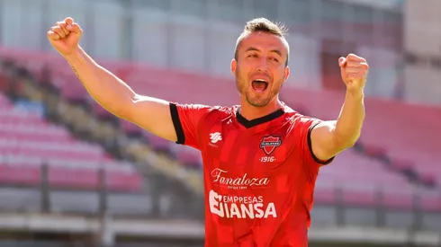 Larry Valenzuela inició su carrera en Colo Colo.