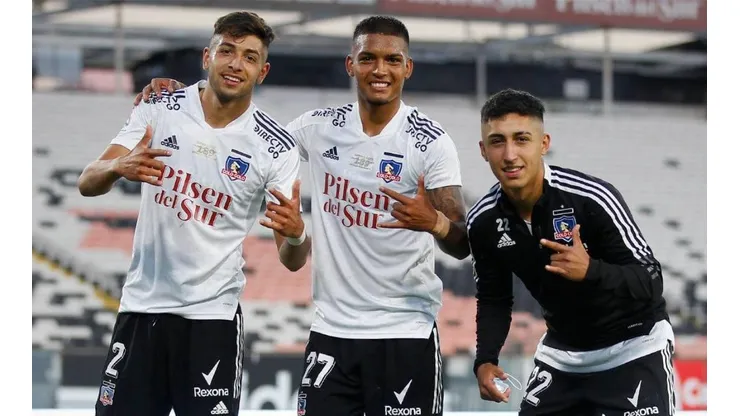 Jeyson Rojas junto a Daniel Gutiérrez y Bryan Soto tras ganarle a la U.