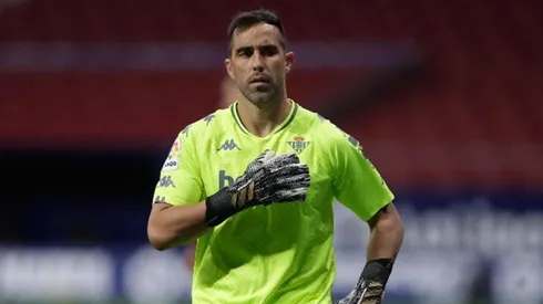 ¡Figura! Claudio Bravo es nominado al jugador del mes en La Liga